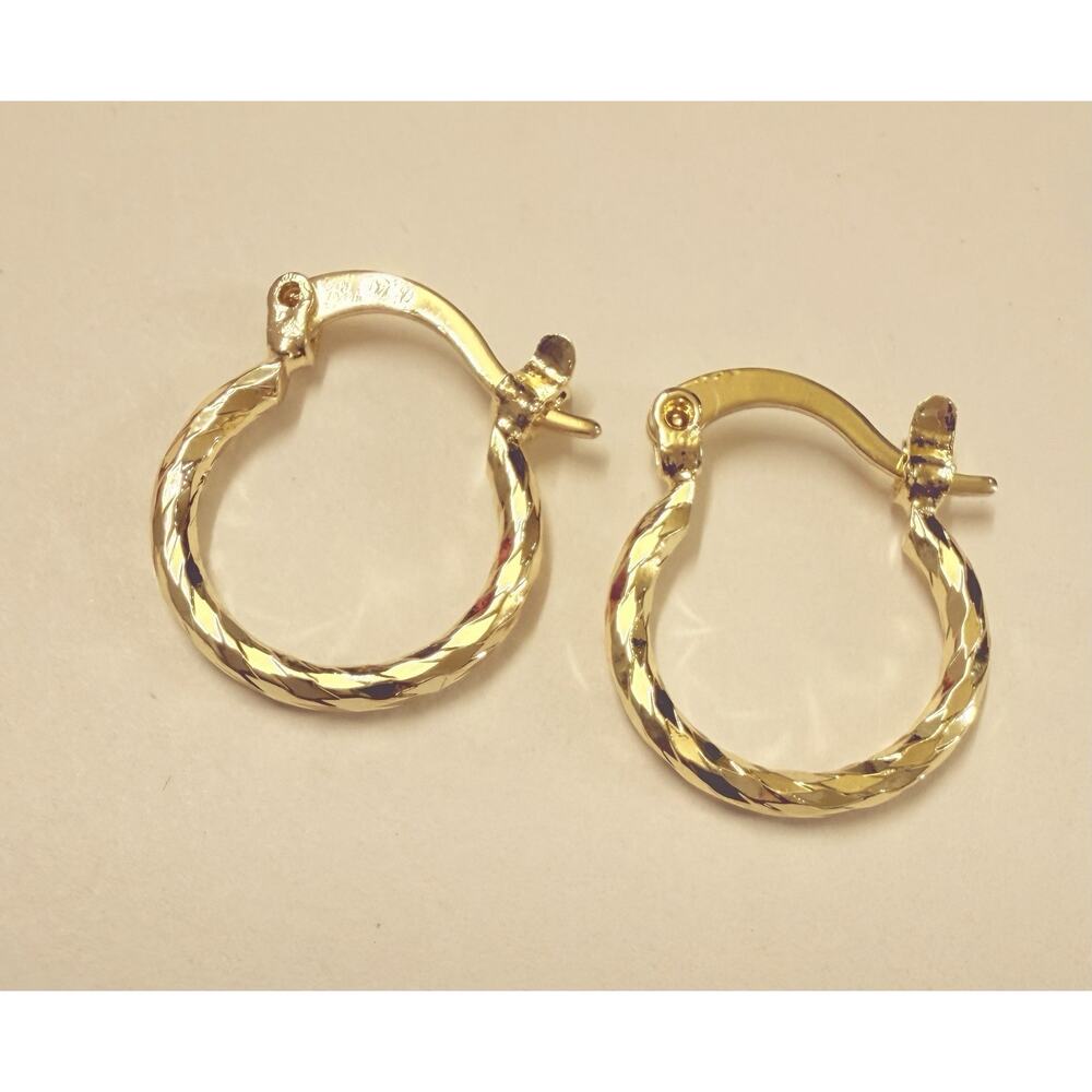 Gold Filled SMALL Oro Laminado Diamond Cut Design Round Hoop Click Top Earrings